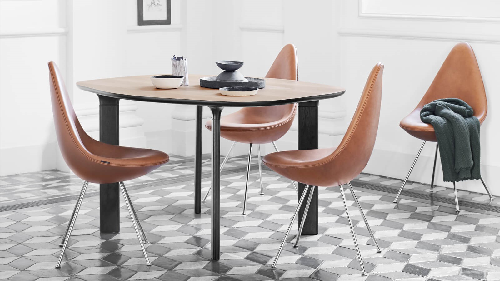 Fritz Hansen – Analog table