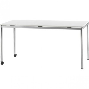 Folding table