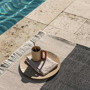 tres outdoor rug