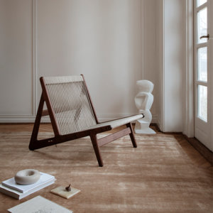 MR01 Gubi chair